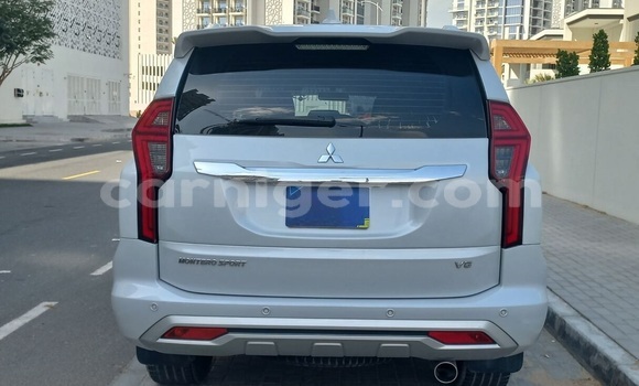 Acheter Occasion Voiture Mitsubishi Montero Sport Blanc à Niamey, Niamey Acheter Occasion Voiture Mitsubishi Montero Sport Blanc à Niamey, Niamey