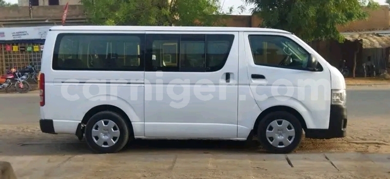 Big with watermark toyota hiace niamey niamey 8211