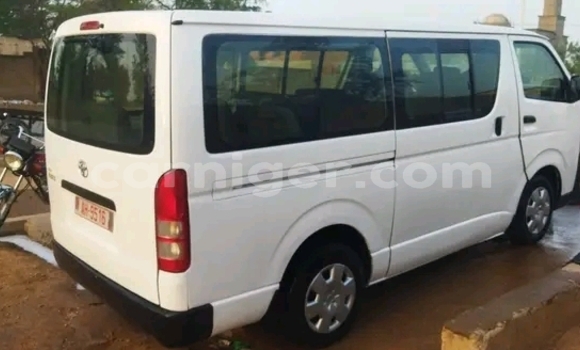 Sayi Na hannu Toyota Hiace White Mota in Niamey a Niamey Sayi Na hannu Toyota Hiace White Mota in Niamey a Niamey