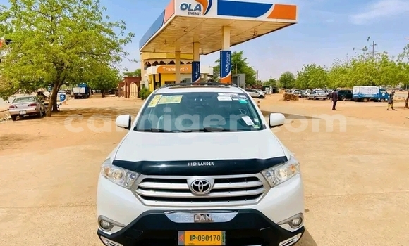 Sayi Na hannu Toyota Highlander White Mota in Niamey a Niamey Sayi Na hannu Toyota Highlander White Mota in Niamey a Niamey