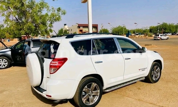 Buy Used Toyota RAV4 White Car in Kollo in Tillaberi Buy Used Toyota RAV4 White Car in Kollo in Tillaberi