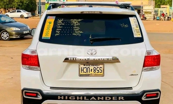 Buy Used Toyota Highlander White Car in Niamey in Niamey Buy Used Toyota Highlander White Car in Niamey in Niamey
