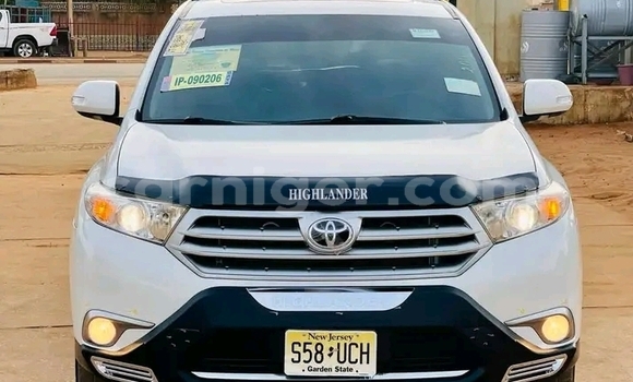 Buy Used Toyota Highlander White Car in Niamey in Niamey Buy Used Toyota Highlander White Car in Niamey in Niamey