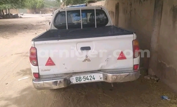 Buy Used Mitsubishi Eclipse White Car in Niamey in Niamey Buy Used Mitsubishi Eclipse White Car in Niamey in Niamey