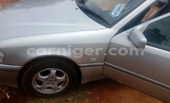 Sayi Na hannu Mercedes‒Benz C–Class Silver Mota in Niamey a Niamey Sayi Na hannu Mercedes‒Benz C–Class Silver Mota in Niamey a Niamey