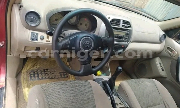 Sayi Na hannu Toyota RAV4 Red Mota in Niamey a Niamey Sayi Na hannu Toyota RAV4 Red Mota in Niamey a Niamey