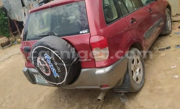 Sayi Na hannu Toyota RAV4 Red Mota in Niamey a Niamey Sayi Na hannu Toyota RAV4 Red Mota in Niamey a Niamey