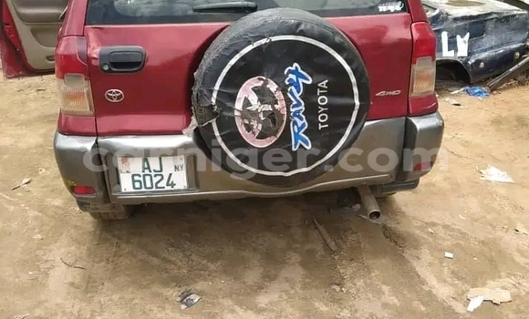 Sayi Na hannu Toyota RAV4 Red Mota in Niamey a Niamey Sayi Na hannu Toyota RAV4 Red Mota in Niamey a Niamey