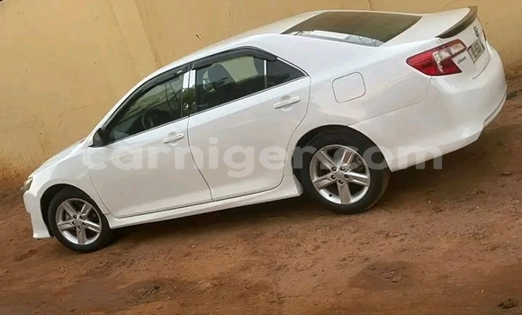 Sayi Na hannu Toyota Camry White Mota in Niamey a Niamey Sayi Na hannu Toyota Camry White Mota in Niamey a Niamey