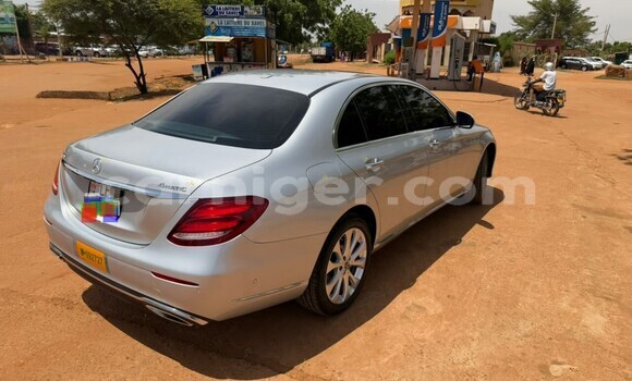 Acheter Neuf Voiture Mercedes-Benz E-Classe Gris à Niamey, Niamey Acheter Neuf Voiture Mercedes-Benz E-Classe Gris à Niamey, Niamey