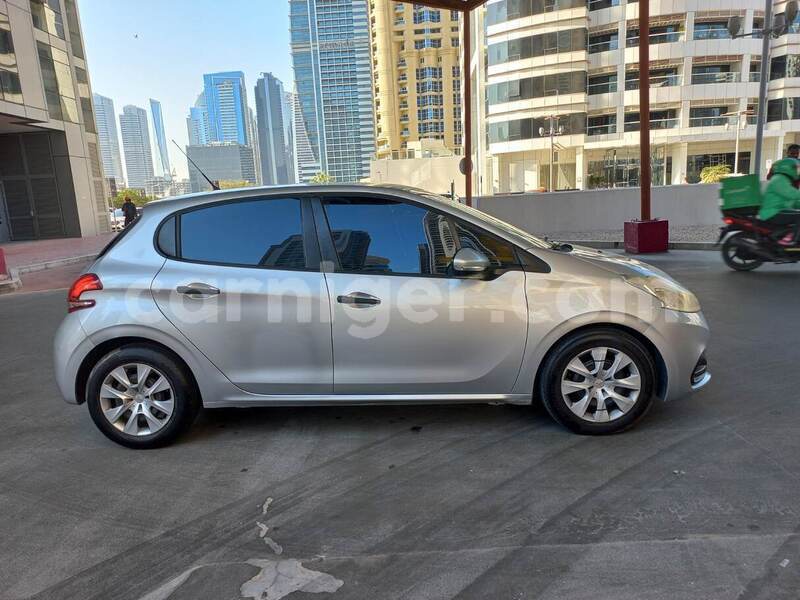 Big with watermark peugeot 208 niamey niamey 8434