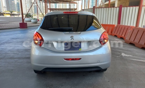 اشتري مستعمل Peugeot 208 Silver سيارة في نيامي في نيامي اشتري مستعمل Peugeot 208 Silver سيارة في نيامي في نيامي
