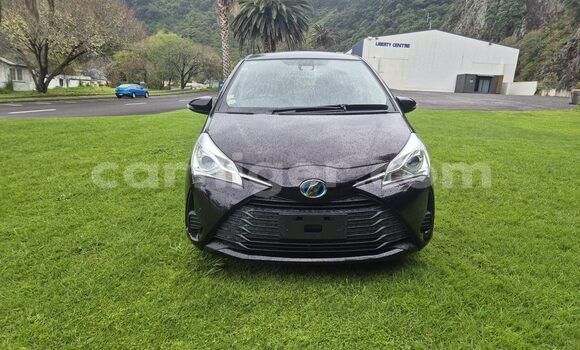 اشتري مستعمل Toyota Vitz Black سيارة في نيامي في نيامي اشتري مستعمل Toyota Vitz Black سيارة في نيامي في نيامي