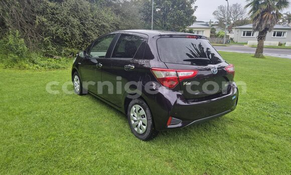 اشتري مستعمل Toyota Vitz Black سيارة في نيامي في نيامي اشتري مستعمل Toyota Vitz Black سيارة في نيامي في نيامي