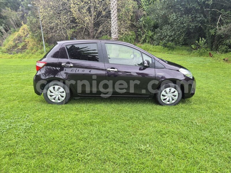 Big with watermark toyota vitz niamey niamey 8435