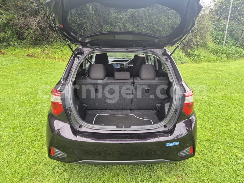 Big with watermark toyota vitz niamey niamey 8435