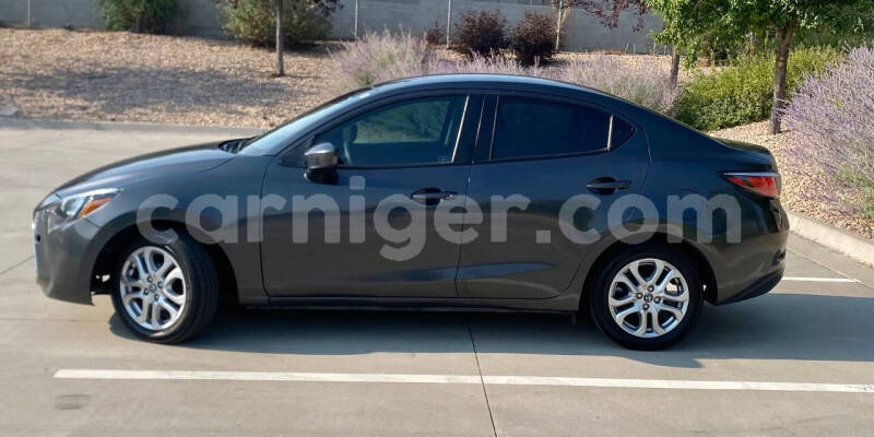 Big with watermark toyota yaris niamey niamey 8443