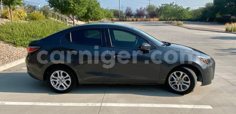 Big with watermark toyota yaris niamey niamey 8443