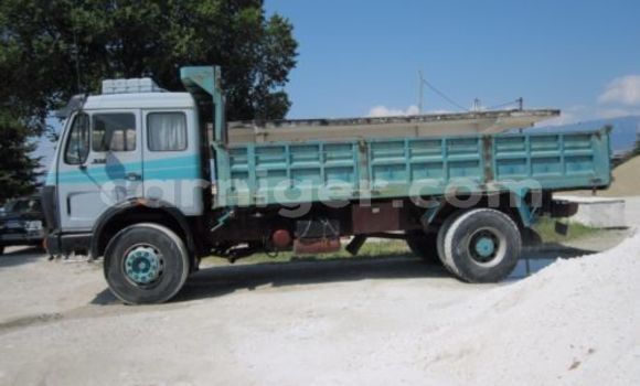 Buy Used Mercedes‒Benz 190 Blue Car in Agadez in Agadez Buy Used Mercedes‒Benz 190 Blue Car in Agadez in Agadez