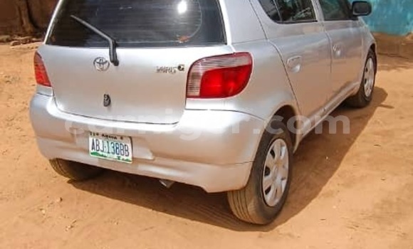 Acheter Occasion Voiture Toyota Yaris Gris à Niamey, Niamey Acheter Occasion Voiture Toyota Yaris Gris à Niamey, Niamey
