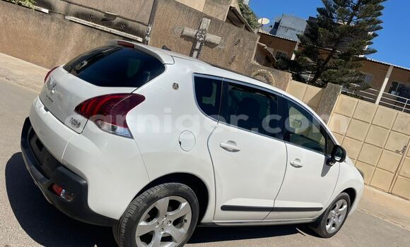Sayi Na hannu Peugeot 3008 White Mota in Agadez a Agadez Sayi Na hannu Peugeot 3008 White Mota in Agadez a Agadez