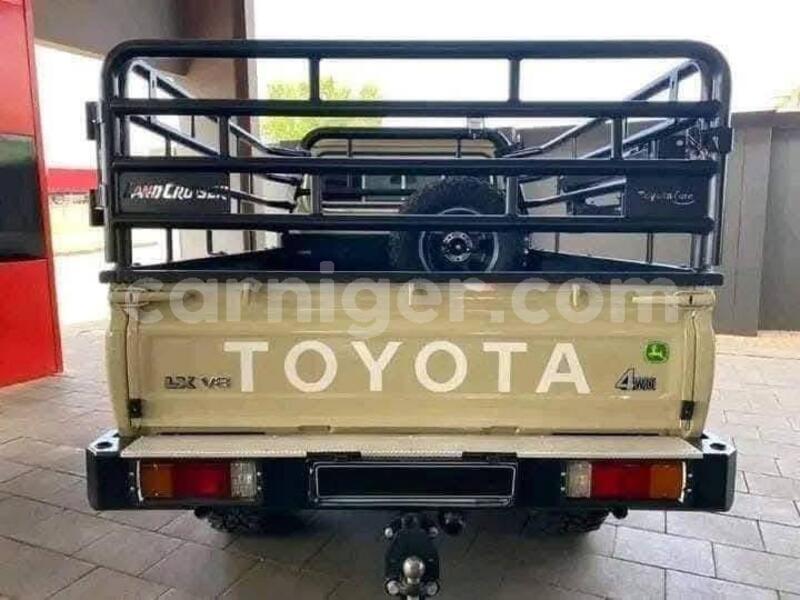 Big with watermark toyota land cruiser dosso region gaya 8461