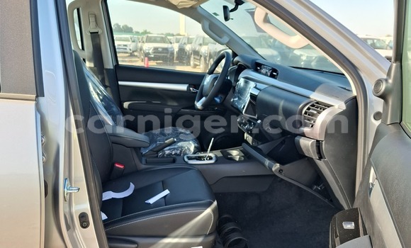 Acheter Neuf Voiture Toyota Hilux Noir à Maradi, Maradi Acheter Neuf Voiture Toyota Hilux Noir à Maradi, Maradi