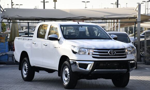 Acheter Neuf Voiture Toyota Hilux Blanc à Tahoua, Tahoua Acheter Neuf Voiture Toyota Hilux Blanc à Tahoua, Tahoua