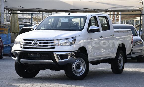 Acheter Neuf Voiture Toyota Hilux Blanc à Tahoua, Tahoua Acheter Neuf Voiture Toyota Hilux Blanc à Tahoua, Tahoua