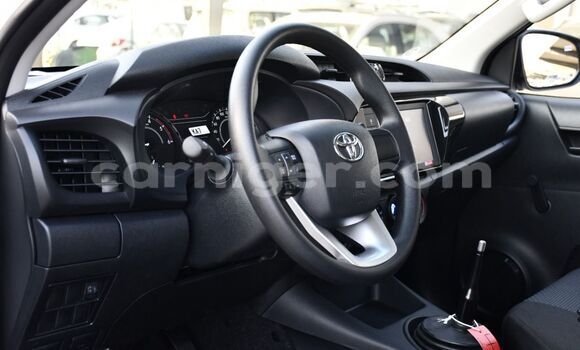 Acheter Neuf Voiture Toyota Hilux Blanc à Tahoua, Tahoua Acheter Neuf Voiture Toyota Hilux Blanc à Tahoua, Tahoua