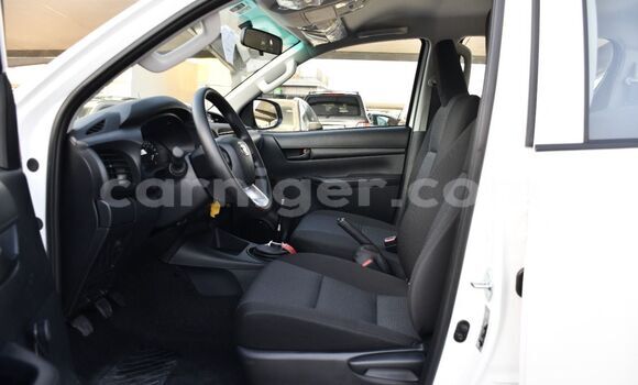 Acheter Neuf Voiture Toyota Hilux Blanc à Tahoua, Tahoua Acheter Neuf Voiture Toyota Hilux Blanc à Tahoua, Tahoua