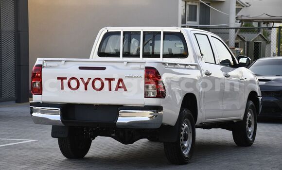 Acheter Neuf Voiture Toyota Hilux Blanc à Tahoua, Tahoua Acheter Neuf Voiture Toyota Hilux Blanc à Tahoua, Tahoua