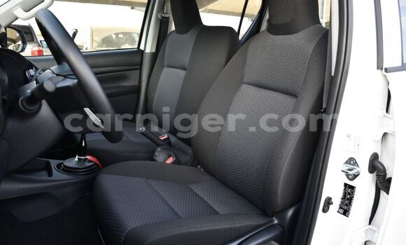 Acheter Neuf Voiture Toyota Hilux Blanc à Tahoua, Tahoua Acheter Neuf Voiture Toyota Hilux Blanc à Tahoua, Tahoua