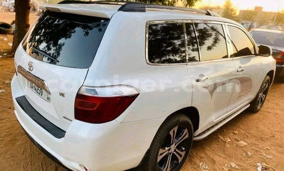 Acheter Occasion Voiture Toyota Highlander Blanc à Niamey, Niamey