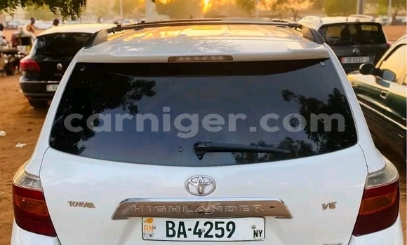 Acheter Occasion Voiture Toyota Highlander Blanc à Niamey, Niamey Acheter Occasion Voiture Toyota Highlander Blanc à Niamey, Niamey