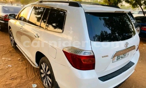 Acheter Occasion Voiture Toyota Highlander Blanc à Niamey, Niamey Acheter Occasion Voiture Toyota Highlander Blanc à Niamey, Niamey