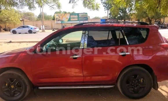 Acheter Occasion Voiture Toyota RAV4 Rouge à Niamey, Niamey Acheter Occasion Voiture Toyota RAV4 Rouge à Niamey, Niamey