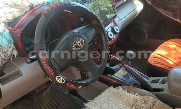 Acheter Occasion Voiture Toyota RAV4 Rouge à Niamey, Niamey Acheter Occasion Voiture Toyota RAV4 Rouge à Niamey, Niamey