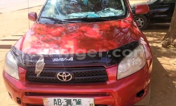 Acheter Occasion Voiture Toyota RAV4 Rouge à Niamey, Niamey Acheter Occasion Voiture Toyota RAV4 Rouge à Niamey, Niamey