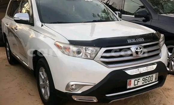 Acheter Occasion Voiture Toyota Highlander Blanc à Birni N'Gaoure, Dosso Region Acheter Occasion Voiture Toyota Highlander Blanc à Birni N'Gaoure, Dosso Region