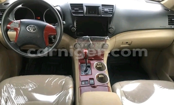 Acheter Occasion Voiture Toyota Highlander Blanc à Birni N'Gaoure, Dosso Region Acheter Occasion Voiture Toyota Highlander Blanc à Birni N'Gaoure, Dosso Region
