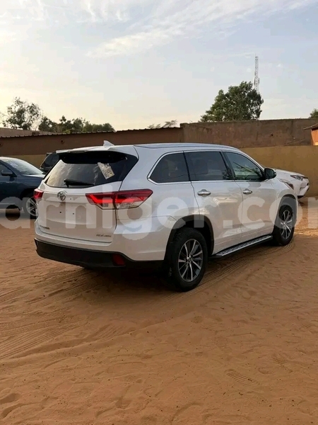 Big with watermark toyota rav4 zinder goure 8487