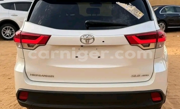 Acheter Occasion Voiture Toyota RAV4 Blanc à Goure, Zinder Acheter Occasion Voiture Toyota RAV4 Blanc à Goure, Zinder