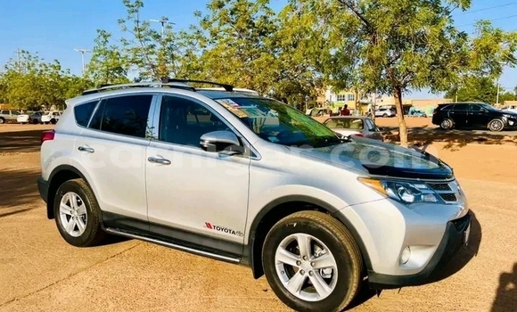 Acheter Occasion Voiture Toyota RAV4 Blanc à Niamey, Niamey Acheter Occasion Voiture Toyota RAV4 Blanc à Niamey, Niamey