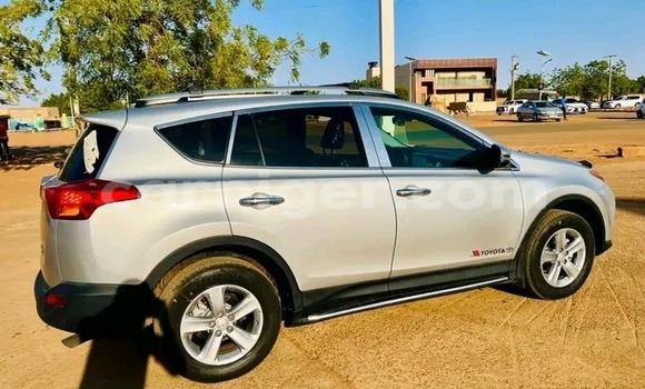 Acheter Occasion Voiture Toyota RAV4 Blanc à Niamey, Niamey Acheter Occasion Voiture Toyota RAV4 Blanc à Niamey, Niamey