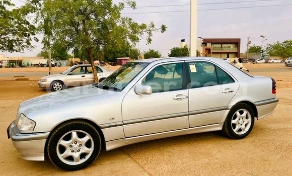Acheter Occasion Voiture Mercedes‒Benz 300CD Other à Bilma, Agadez Acheter Occasion Voiture Mercedes‒Benz 300CD Other à Bilma, Agadez