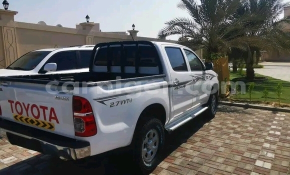 Acheter Occasion Voiture Toyota Hilux Blanc à Birni N'Gaoure, Dosso Region Acheter Occasion Voiture Toyota Hilux Blanc à Birni N'Gaoure, Dosso Region