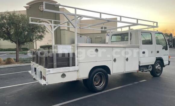 Acheter Occasion Utilitaire Isuzu FTR 850 Blanc à Niamey, Niamey Acheter Occasion Utilitaire Isuzu FTR 850 Blanc à Niamey, Niamey