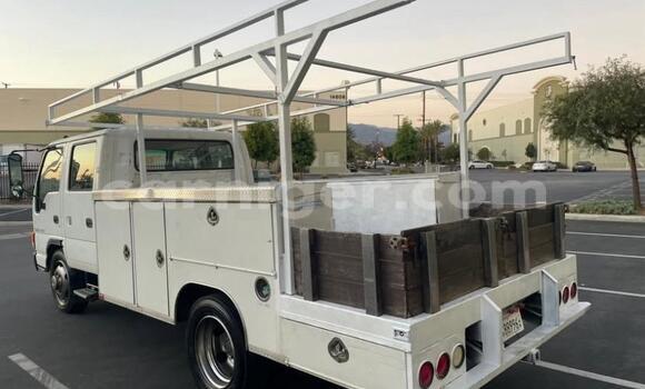 Acheter Occasion Utilitaire Isuzu FTR 850 Blanc à Niamey, Niamey Acheter Occasion Utilitaire Isuzu FTR 850 Blanc à Niamey, Niamey