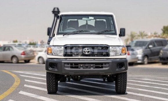 Buy Used Toyota Land Cruiser White Car in Niamey in Niamey Buy Used Toyota Land Cruiser White Car in Niamey in Niamey